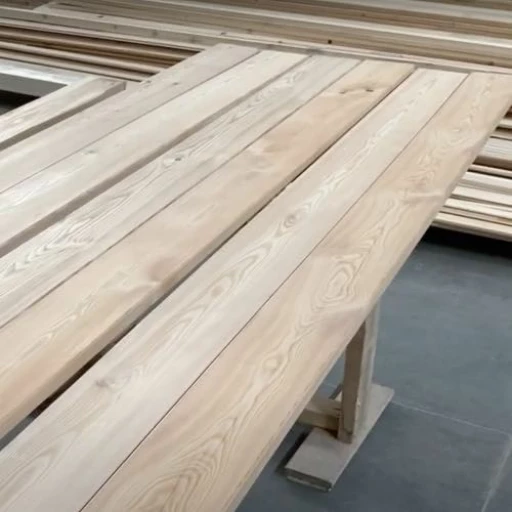 Доска террасная лиственница гладкая 28*90*3000, сорт АВ (0,27м2)